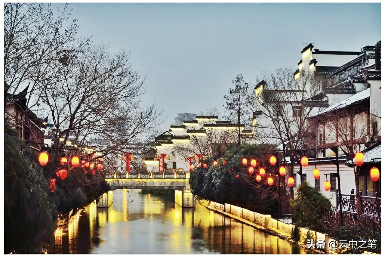 《念奴娇·赤壁怀古》、《桂枝香·金陵怀古》和《永遇乐·京口北固亭怀古》三篇宋词怀古之作如何赏析?