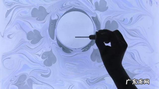 搞笑年会节目创意表演 适合年会4人搞笑小品