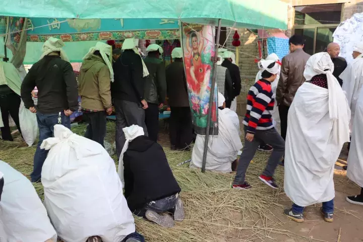 农村老人过世葬礼怎么办?