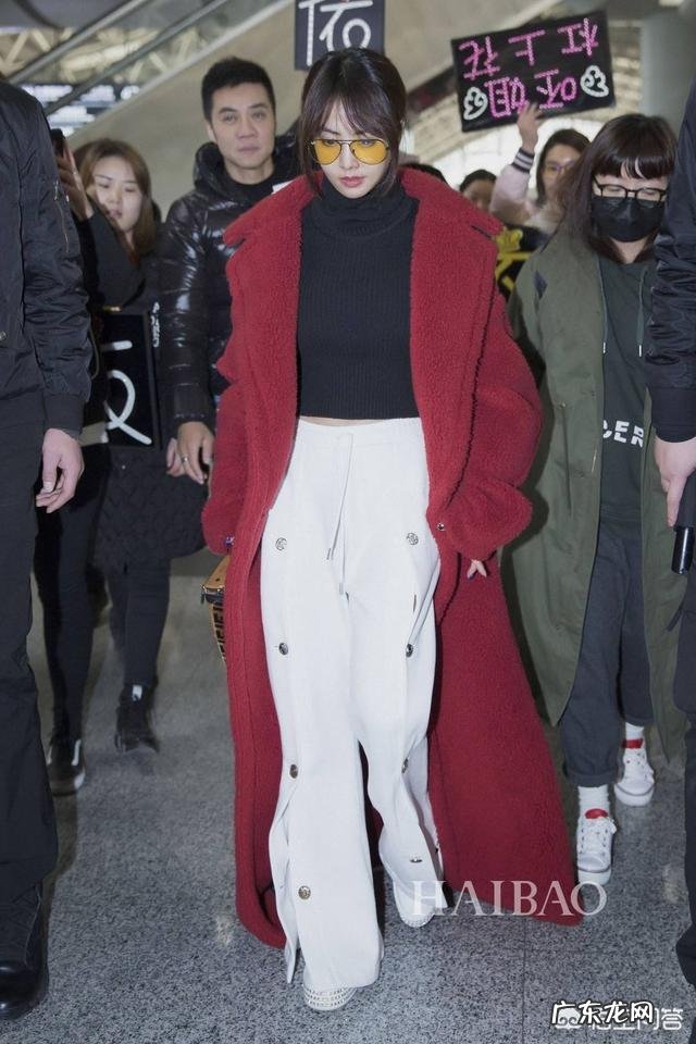 冬天的红色大衣要怎样穿搭?