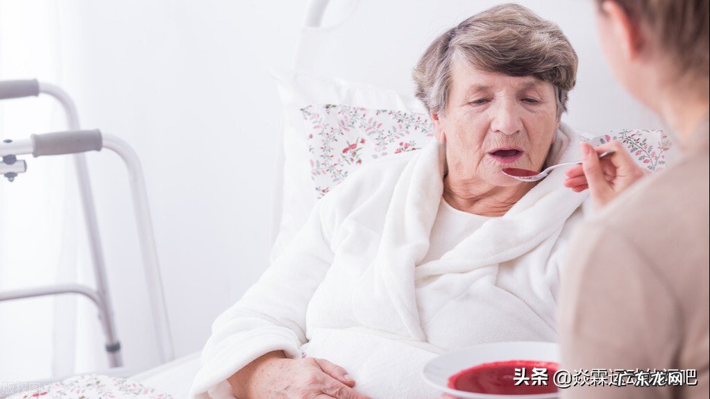 假如你80岁了,你是愿意在睡梦中无痛苦死去还是愿意在小病小灾中活到100岁?为什么?