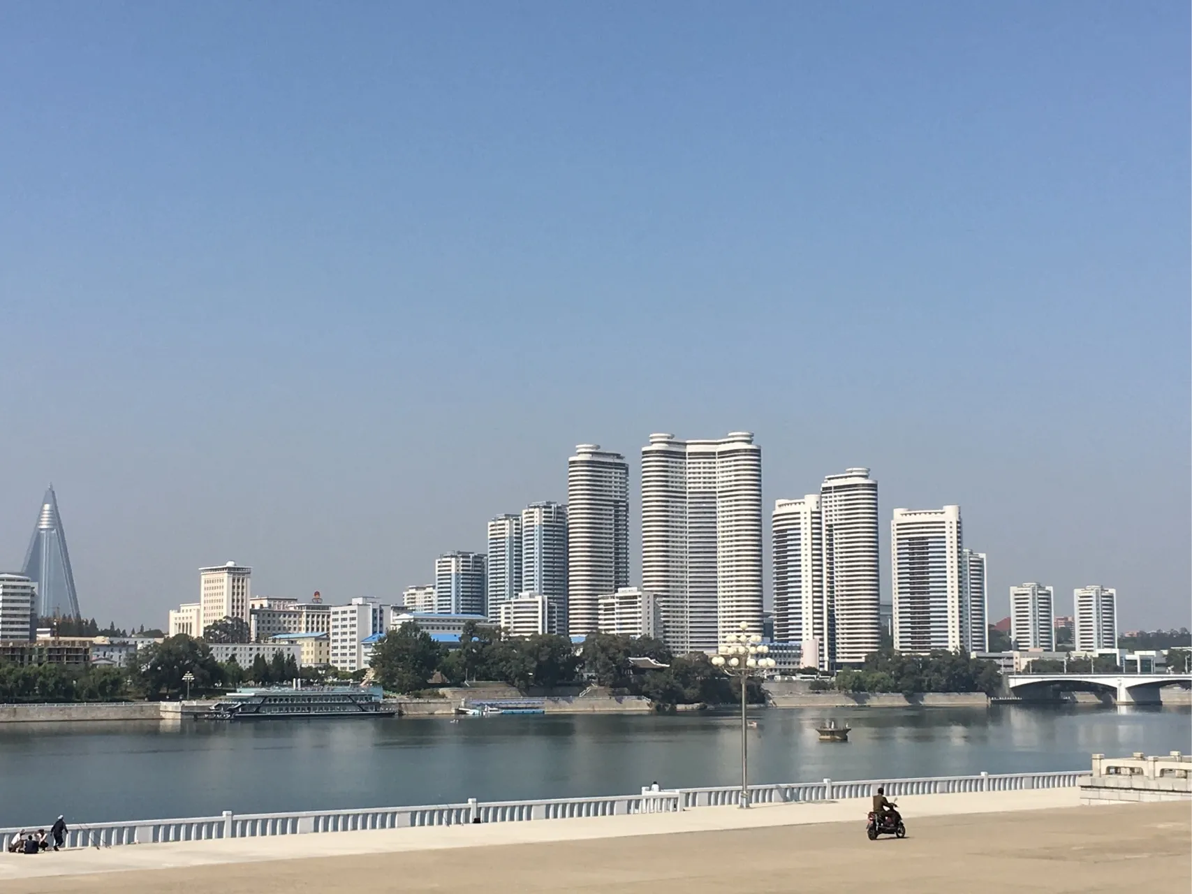 1000元在朝鲜能生活多久?