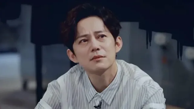 何炅喝醉后哭倒在周迅怀里,很久没有工作,他将何去何从?