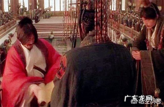 《荆轲刺秦王》写的是史实吗,总觉得有些地方不太合理?