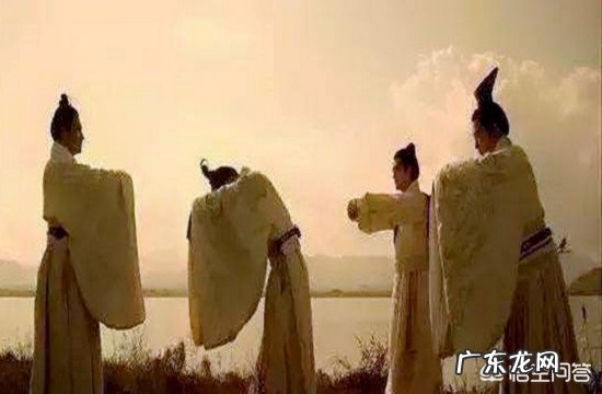 《荆轲刺秦王》写的是史实吗,总觉得有些地方不太合理?