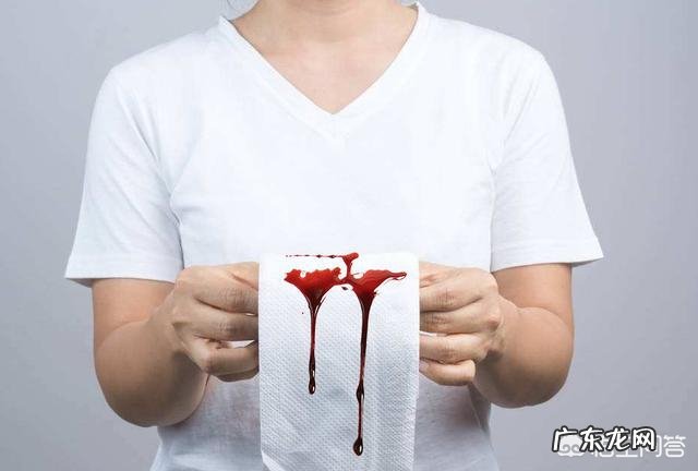 上厕所时,若有这4种表现,可能是“肠道癌变”的信号!指的是什么?