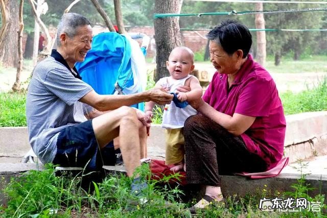 你和自己父母的关系是怎样的?理想中的家庭关系是怎样的?