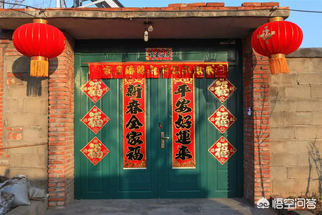 2019猪年春节快到了,农村有贴春联的习俗,贴春联都有哪些讲究?