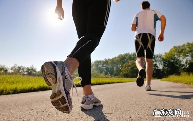 4种食物最伤肝,生活中要少吃,记住“养肝四点”,肝好更健康,指的是什么?