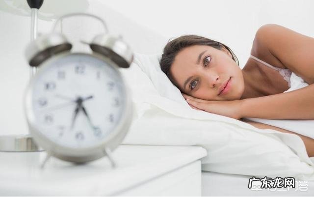 4种食物最伤肝,生活中要少吃,记住“养肝四点”,肝好更健康,指的是什么?