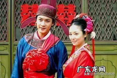 “十年生死两茫茫，不思量，自难忘”，如何评价苏轼这首《江城子》？