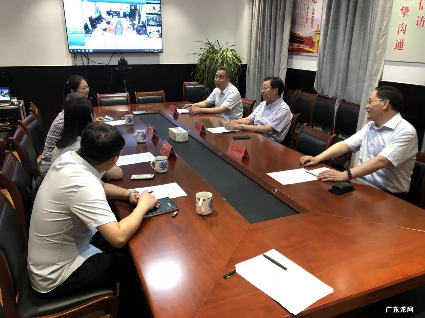 34岁,从文秘岗调到信访岗,心里抑郁,何去何从?