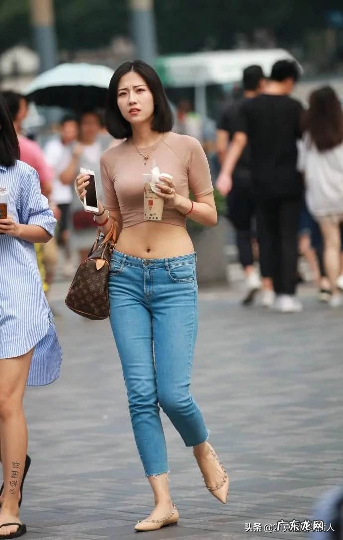 为啥说牛仔裤是百搭单品?