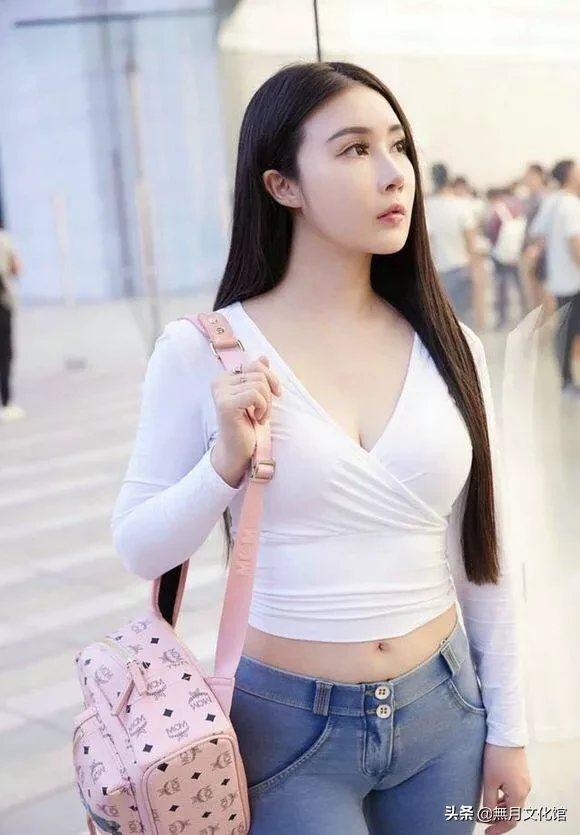 为啥说牛仔裤是百搭单品?