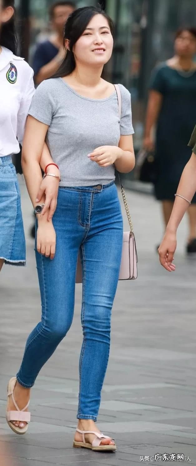 为啥说牛仔裤是百搭单品?