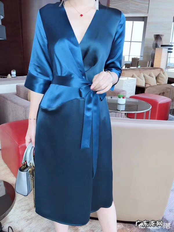 今年春天流行什么样的女装搭配呢?