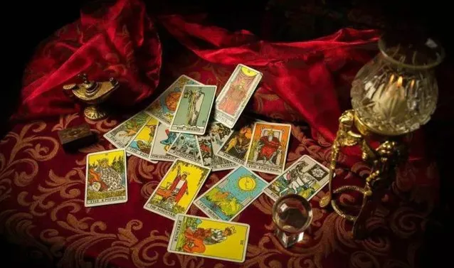 为什么年轻人越来越爱网络占卜?