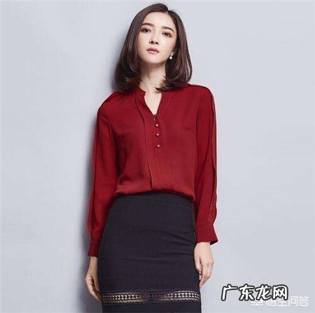 你觉得红色衣服好看还是黑色衣服好看?