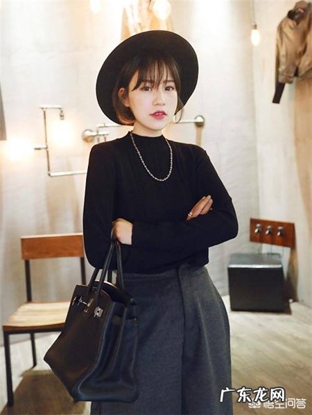 你觉得红色衣服好看还是黑色衣服好看?