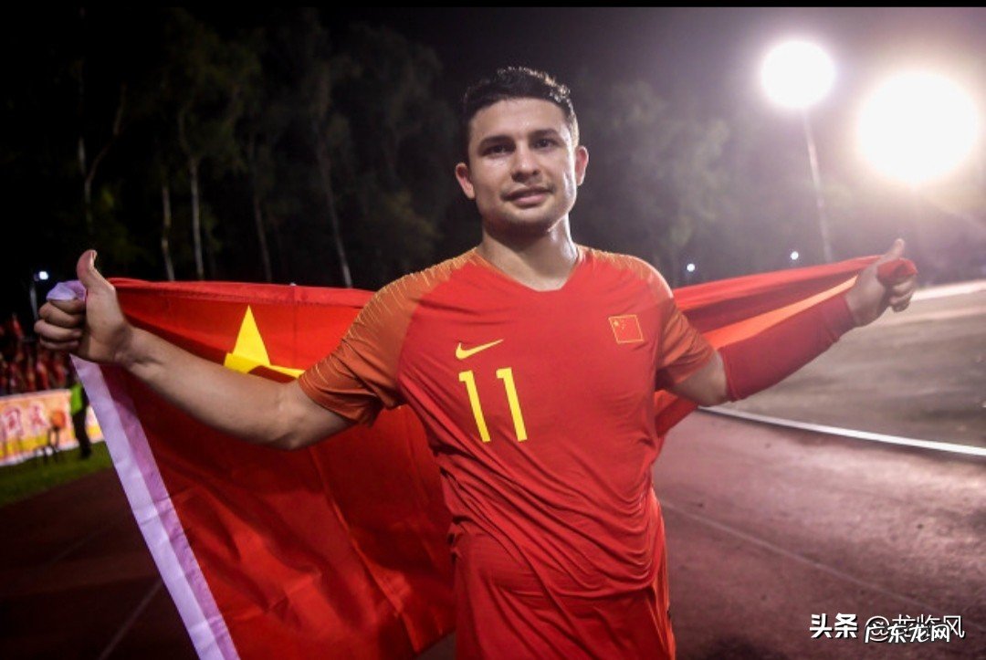 10月7号12强赛,国足会上归化球员吗?会有怎样的阵型?