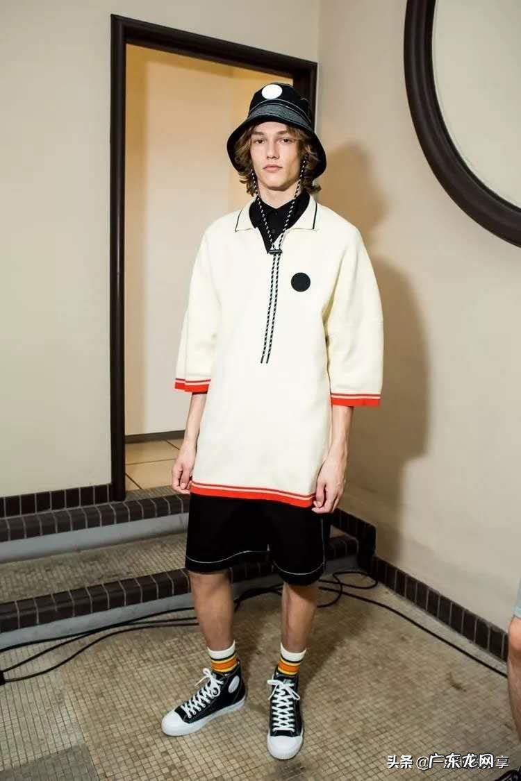 今年流行什么男士短袖?