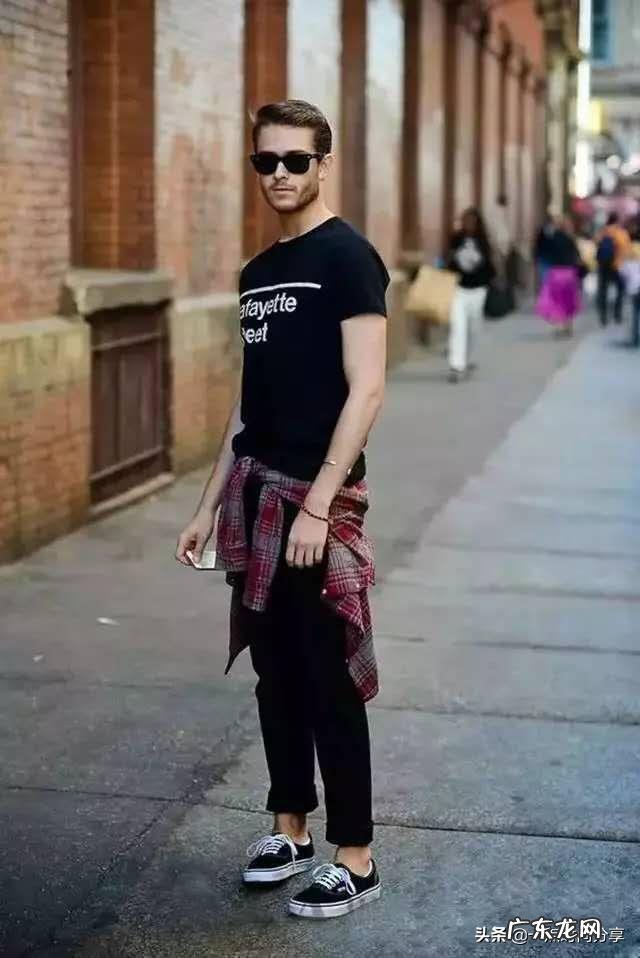 今年流行什么男士短袖?