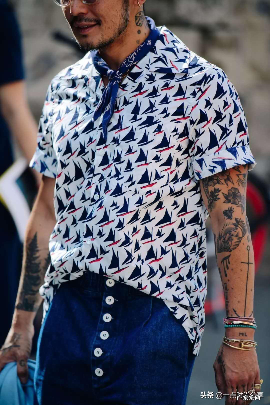 今年流行什么男士短袖?