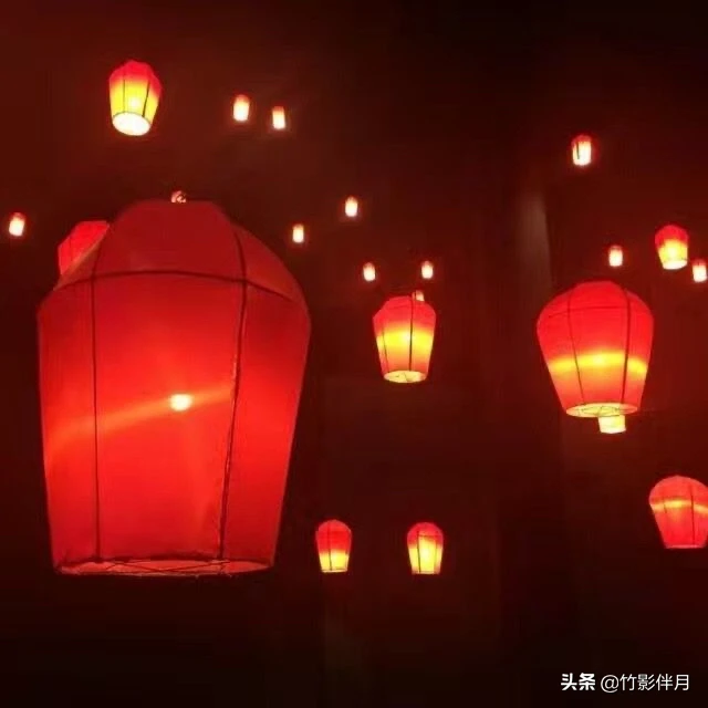 《生查子·元夕》与《元日》的生活情形是什么?