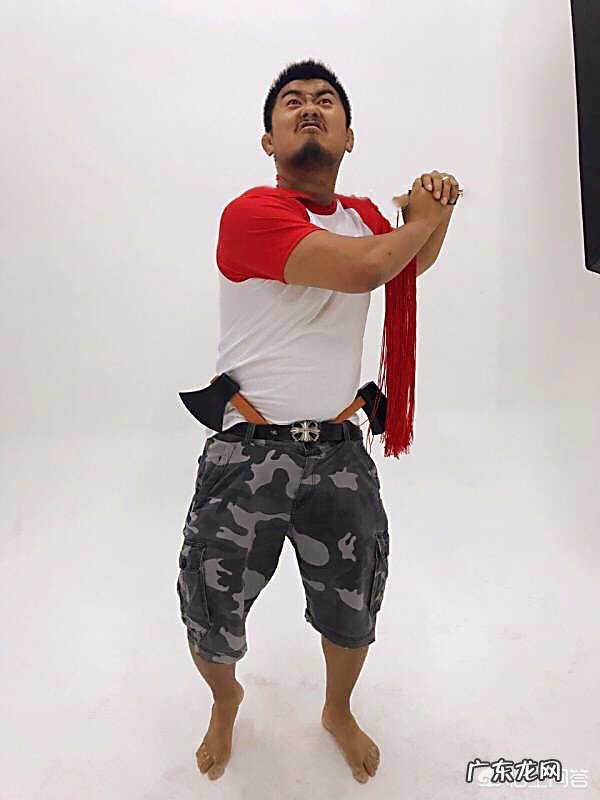 《水浒传》中鲁智深为什么一拳打死一匹马?