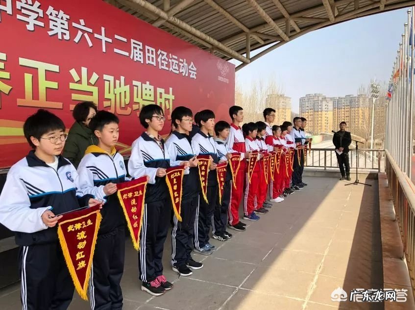 一个学校开始抓学生的纪律和校园卫生的时候，表示这个学校怎么样了？