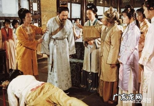 《红楼梦》赏中秋夜宴中，贾政说过一个笑话，隐藏着怎么样的玄机？