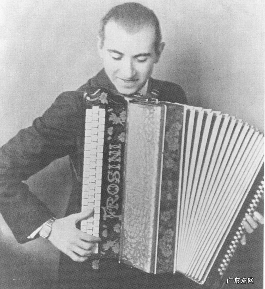 手风琴之家二手手风琴,风格各异的世界著名手风琴演奏家
