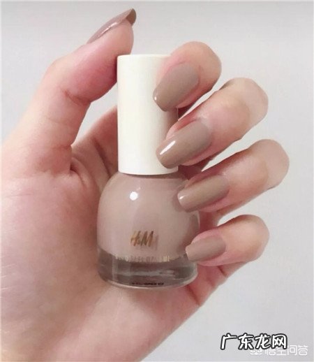 冬天涂什么颜色的指甲油比较时髦？