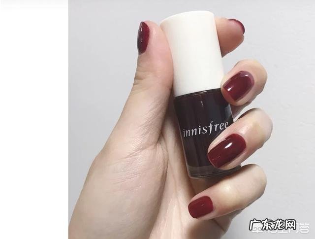 冬天涂什么颜色的指甲油比较时髦?