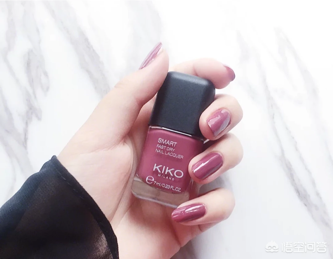 冬天涂什么颜色的指甲油比较时髦?