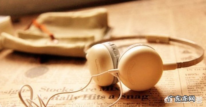 初二学生英语听力听哪些内容合适,请指教?