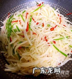 爆炒土豆丝的图片 爆炒土豆丝的做法视频窍门