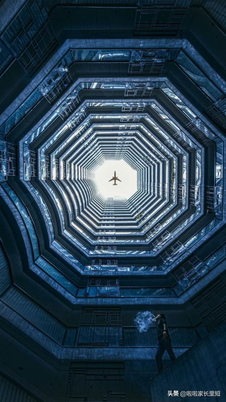 80后的你们有多少当年见网友、网恋的故事,是不是都记忆犹新?