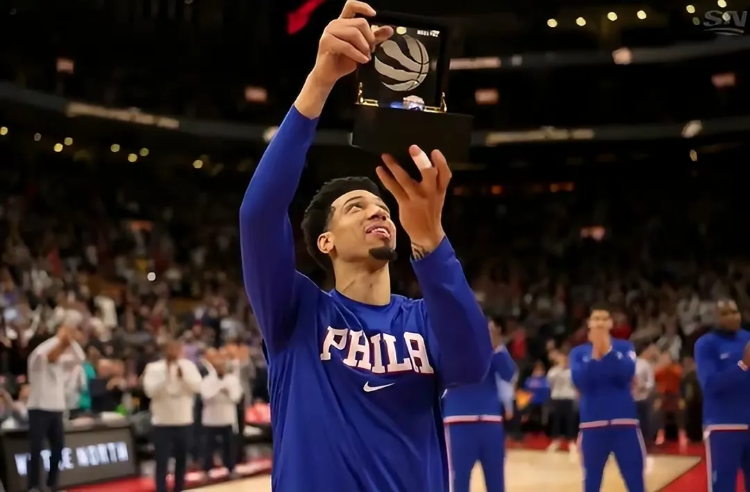 76人淘汰猛龙,哈登和恩比德各种秀,谁注意丹尼-格林的表现?