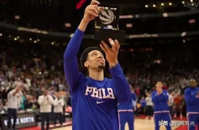 76人淘汰猛龙,哈登和恩比德各种秀,谁注意丹尼-格林的表现?