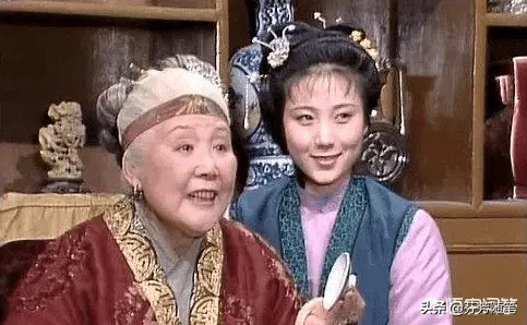 《红楼梦》中,贾宝玉到底是怎样的一个人?