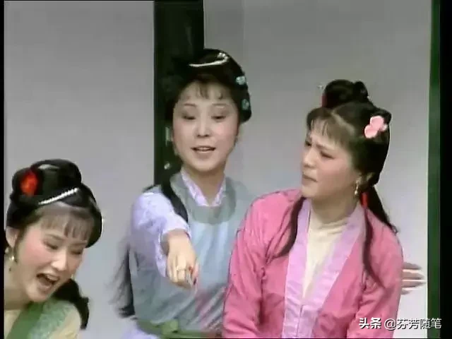 《红楼梦》中,贾宝玉到底是怎样的一个人?