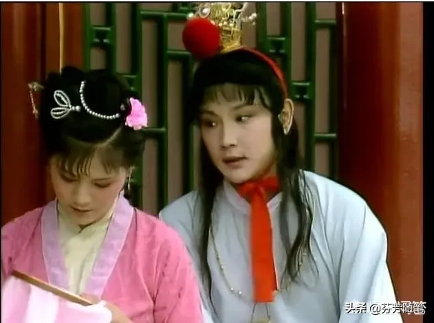 《红楼梦》中,贾宝玉到底是怎样的一个人?