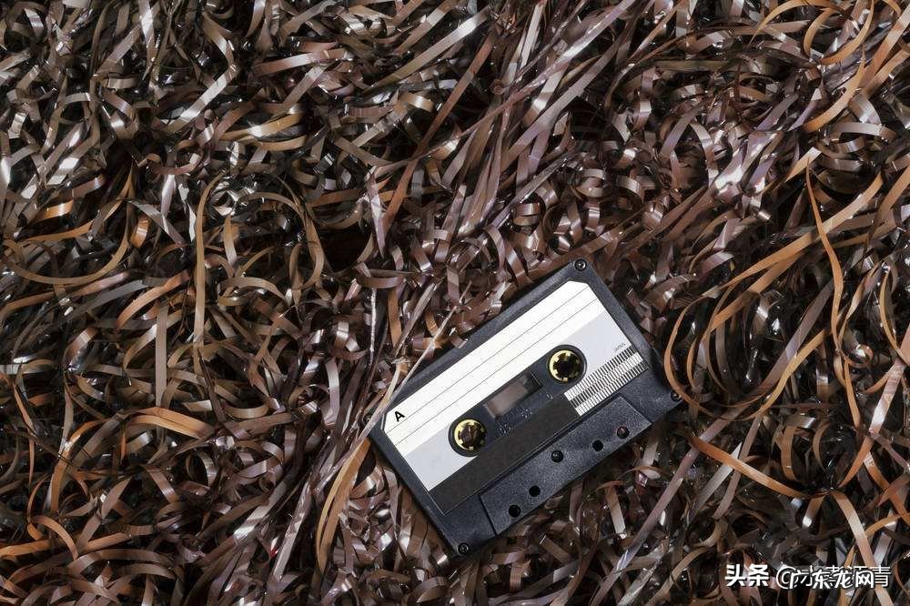 关于1992年故宫墙出现宫女事件,科学家解释的四氧化三铁遇闪电能录像是什么原理?