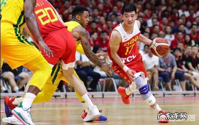 中国男篮世界杯12人名单出炉，5位后卫球员随队出征，对此你怎么看？