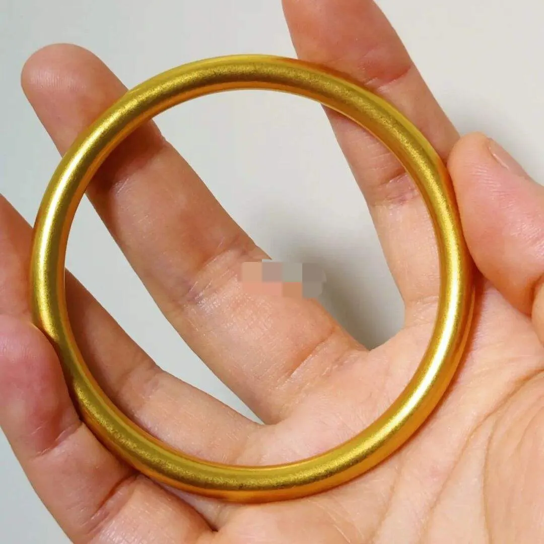 你喜欢金镯子还是玉镯子?