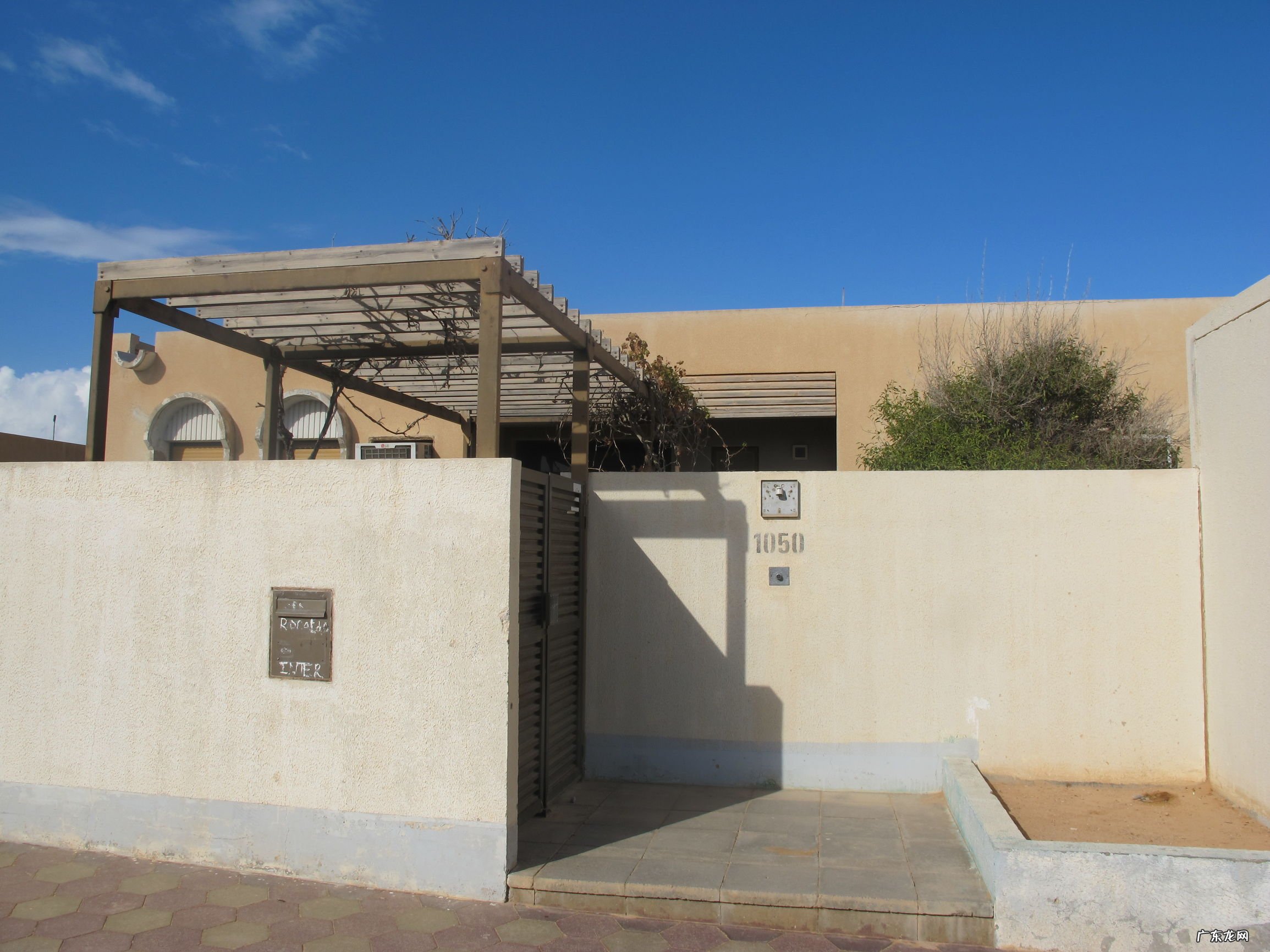 卡扎菲时期利比亚曾是非洲最富裕的,为何最后卡扎菲却陷入众叛亲离的地步?