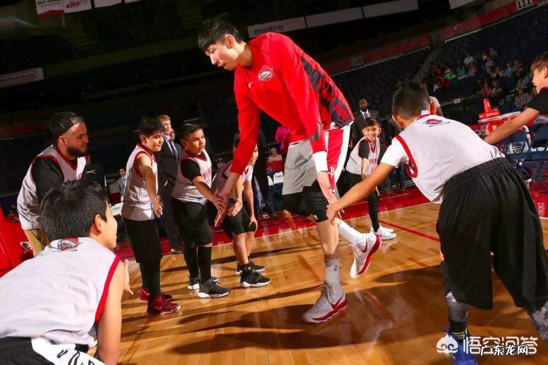 中国男篮世预赛集训名单出炉,周琦领衔15人大名单,对此你怎么看?