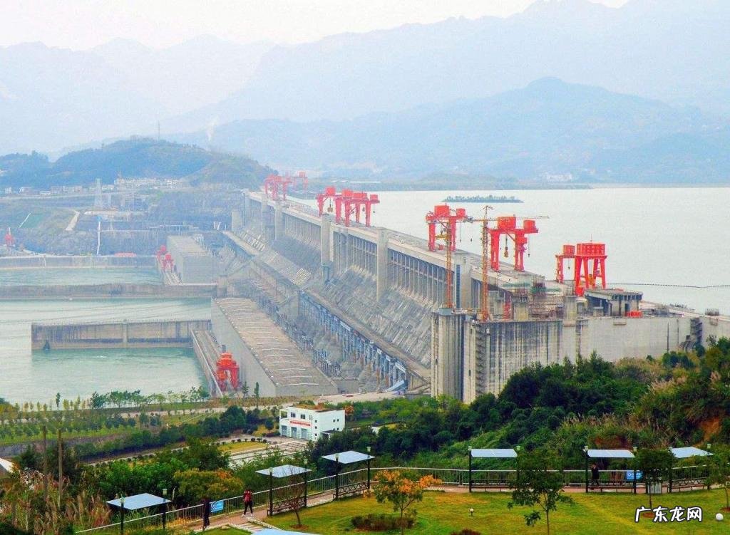 三峡大坝在哪个省的哪个市 都江堰在三峡的什么位置