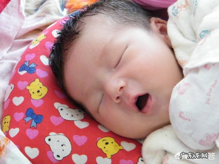 剃了胎毛对宝宝长头发真的有益处吗？